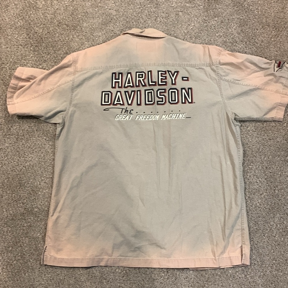 Men’s Harley Davidson shirt
